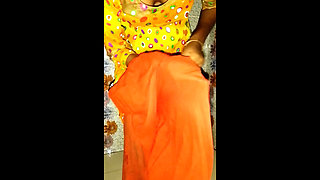 18 Year Old Asian Girl Nude Bath Show, College Girl Navel Show