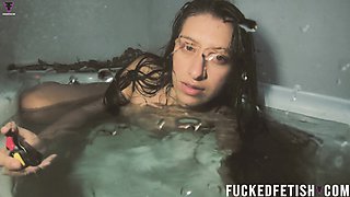 4K Mia Bathtub Full Naked Beautiful Wet Hair Contractions
