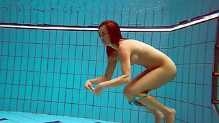 Hairy pussy teen Deniska in the pool