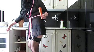 I myself with a carrot until I squirted. With conversations in Russian