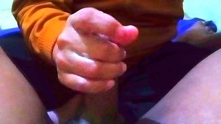 In the Handjob of a Beautiful Woman When the House Is Quiet