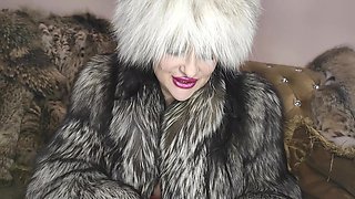 Goddess in Furs and Latex,strapon,squirt