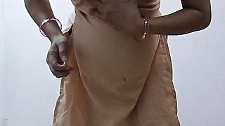 Indian sexy pregnant wife nude in room
