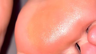 Sexy Oiled Soles Real Amateur Footjob