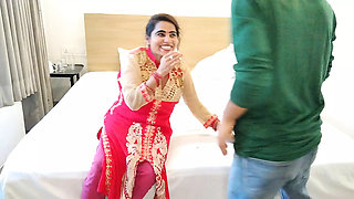 Indian girl sang the song and left the patak patak