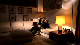 Rica Ama De Casa Italiana Se Goza Verga De Un Viajero