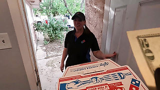 I bribed the dominos delivery girl to suck my cock