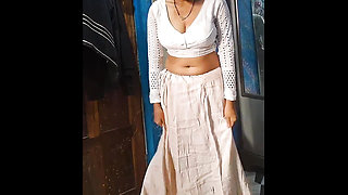 Malik Ne Pembantu Rumah Ke Chut Ka Pani Nikal Diya Desi Gaya Mein Dalam Audio Hindi