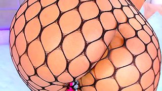 Hot amateur ten chick toying her tight ass on webcam