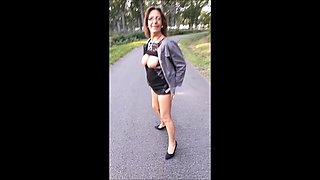 Noemie Sunday Stroll