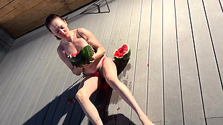 Hand Stand Blowjob Cumshot After She Lose the Game You Never See That Before