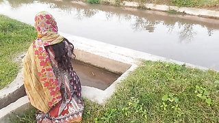 Pakistani JEJU Fuck Her Hot Latina Sali In The Toilet (Hindi Audio)