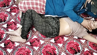 Village girl ko paise dekar hotel le jakar pel diya