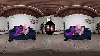 Gorgeous La Vey And Stella Tease You With Their Sexy Feet; Lesbian Leg And Foot Fetish Vr