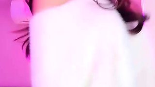 Japanese babe in schoolgirl uniform masturbates