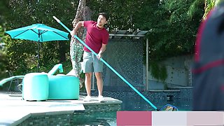 Mommy Alexis Malone Has Pool Guy Do Work On Her Wet Snatch