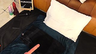 Nude booty blonde with a fast fuck machine