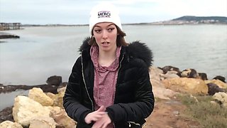 Rose is blowing out two big candles for her 20th birthday! - Jacquie et Michel TV