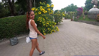 Crocodiles munching and making his amateur Thai GF cum hard