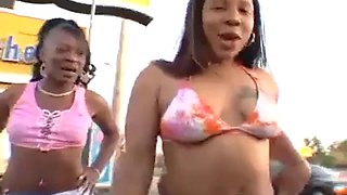 Big booty threesome: Big Tits, Big Ass  Blowjob Porn