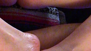 Close up amateur beauty uses her toy to masturbates