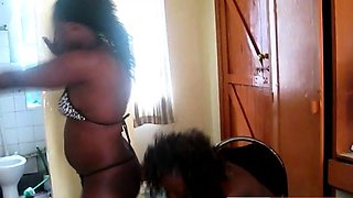 Natural Black BFFs Sucking Big Clit