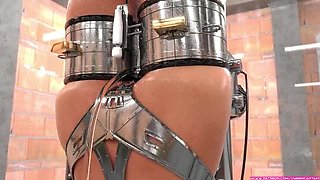 Hot 3D BDSM Animation: Cruel Mistress Traps Slave in Metal Bondage & Latex