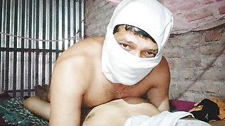 Naked on the bed of the native Mawshi, the turned red