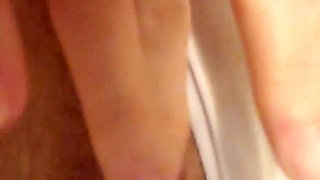 Hot MILF Wanted to Fuck Herself, but She Cum While Caressing Herself.