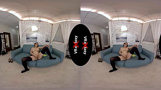 Lilu Koukou Solo - Big Tits Nylons Curvy Fingering