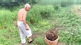 Ancient costume, female ghost tempts 70 year old farmer