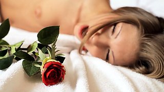 Blonde tight pussy babe solo toy fun in glamour masturbation
