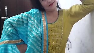 Cute Ka Uniform Utaar Kar Bathroom Me Pakad Ke Pel Diya
