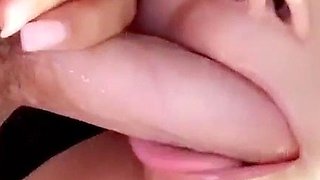 Cute amateur webcam teen girl toying pussy on webcam