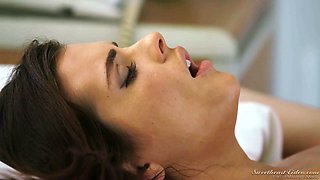 Sex-appeal nurse gets her pussy licked by horny lesbian patient Dana Vespoli