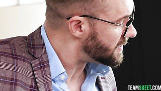 Athletic guy with a long wiener impaled a busty brunette Amber Summer