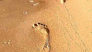 Amateur Foot Fetish Girlfriend Sucks and gives a Footjob