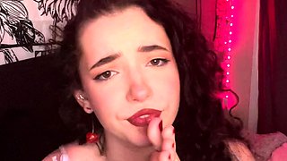 Amateur Foot Fetish Girlfriend Sucks and gives a Footjob