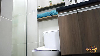 Farting Heavily in the Toilet!