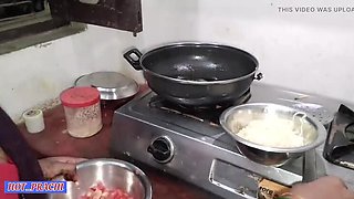 Hot Prachi Hard Fuck in Kitchen - Big Ass Desi Bhabhi Cooking Maggie