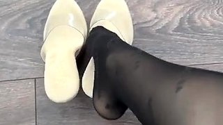 Amateur wild chick solo masturbation