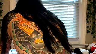 Hot brunette from squirt masturbating on webcam