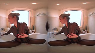 Latex Bathtube Fun