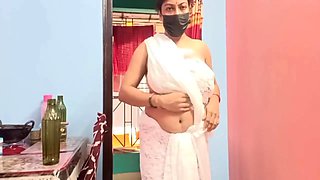 Indian Stepmom Saree Shows Hairy Pussy, Big Boobs Aunty Seduces In Desi Style With Big Pussy