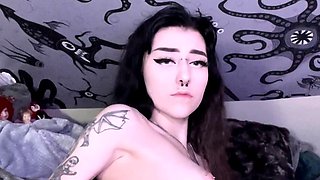Amateur Webcam Anal Masturbation