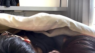 朝オナしてたら女友達にバレてそのまま寝起き中出しセックス