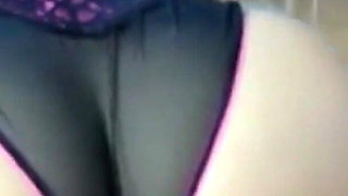 Cute Sexydea Flashing Pussy on Live Webcam