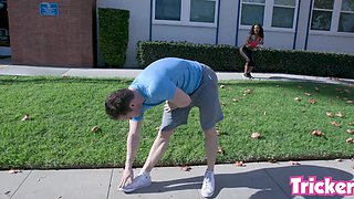 Petite Big Ass Ebony Twerks Outdoors Before Squirting on BWC