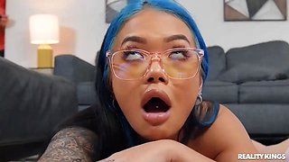 (Savannah Siren) is recording her yoga sesh when she notices her neighbor peeping on her - reality kings