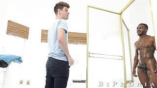 Seductive Michael DelRay and Sophia Burns's mmf threesome dirt